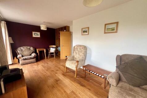 Living Room 2.jpg