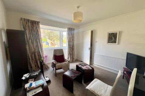 Living Room 2.jpg