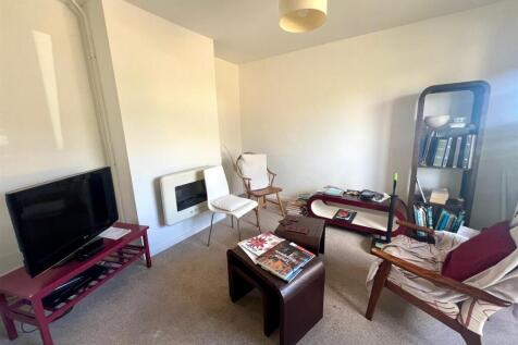 Living Room.jpg
