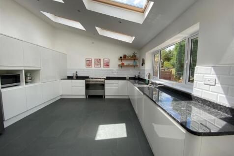 Kitchen Area.jpg