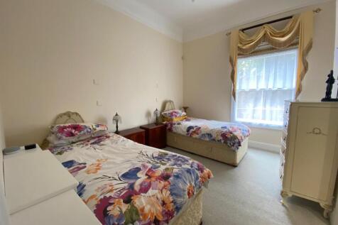 Bedroom One.jpg