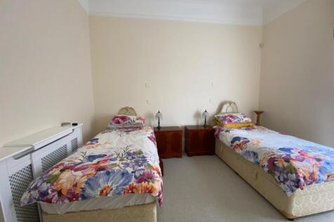 Bedroom One.jpg