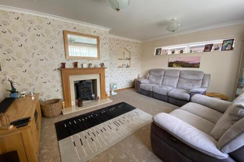 Living Room.jpg