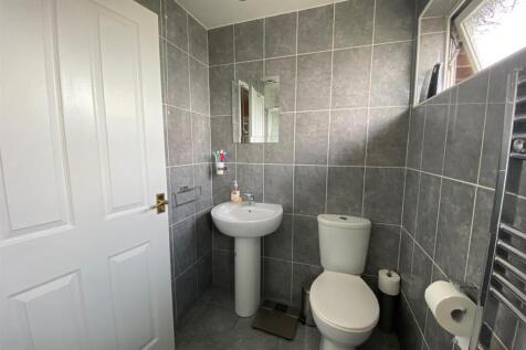 Shower Room.jpg