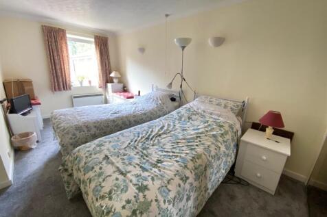 Bedroom One.jpg