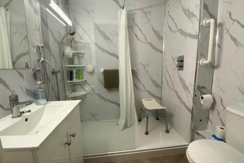 Shower Room.jpg