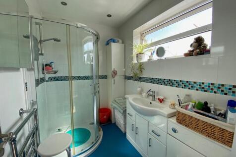 Shower Room.jpg