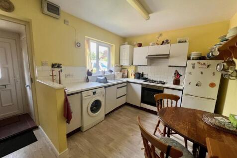 Kitchen 2.jpg