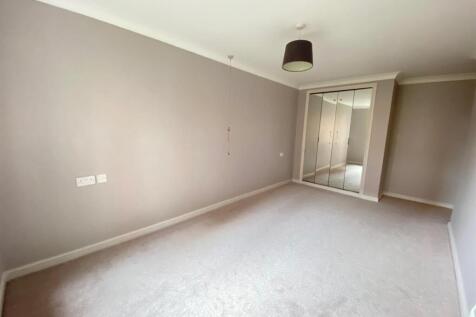 Double Bedroom.jpg