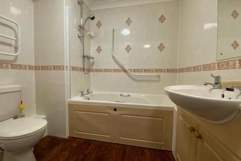 Bathroom.jpg