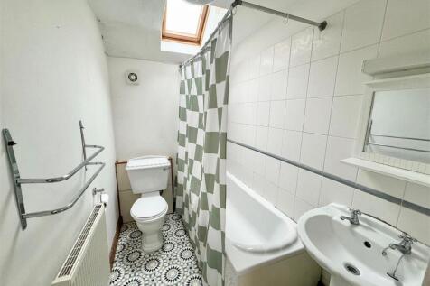 bakery bathroom.jpg