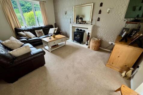 Living Room.jpg