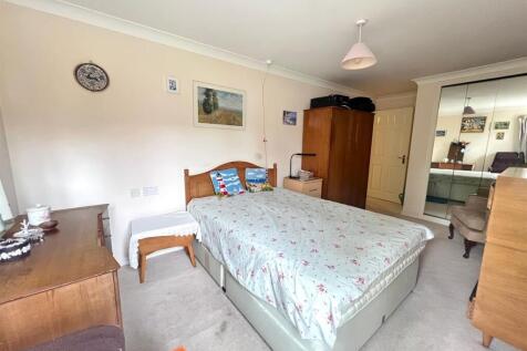 Bedroom One 3.jpg
