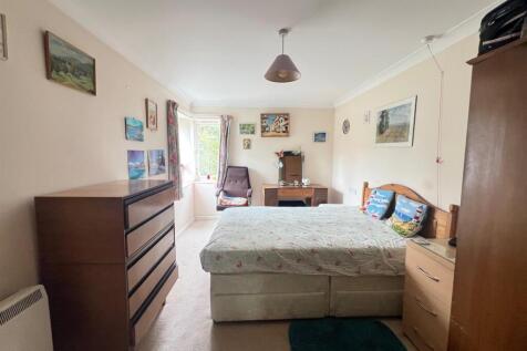 Bedroom One.jpg
