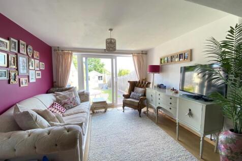 Living Area.jpg