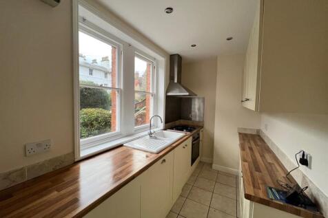 32a Abbey Road kitchen.jpg
