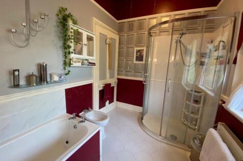 Bathroom.jpg