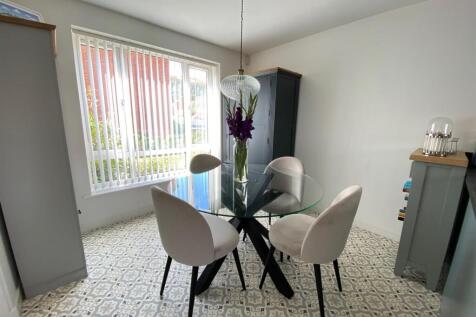 Dining Area.jpg