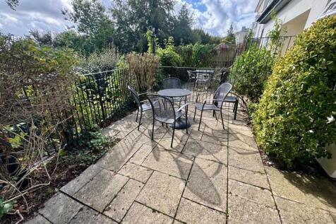 Oriel  patio.jpg