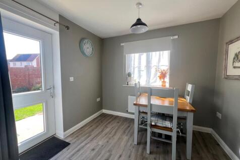 Dining Area.jpg