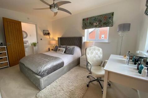 Bedroom One.jpg