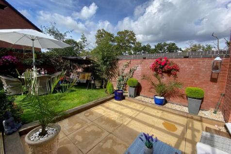 Patio Seating Area.jpg