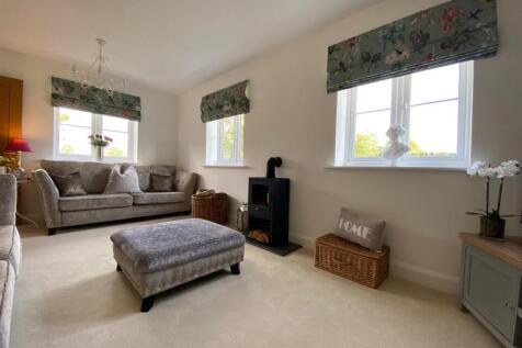Living Room.jpg