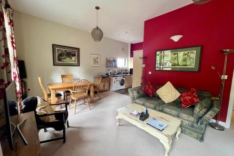 Living Room 3.jpg