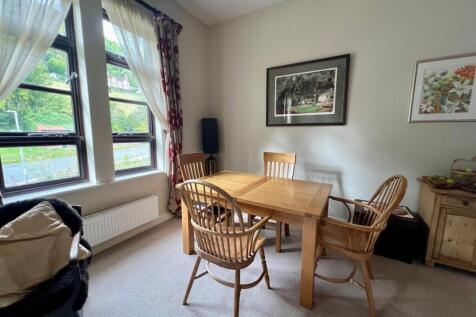 Dining Area.jpg