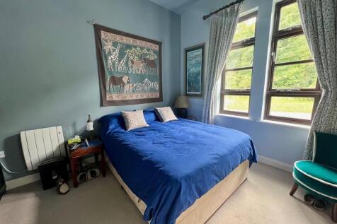 Bedroom One.jpg
