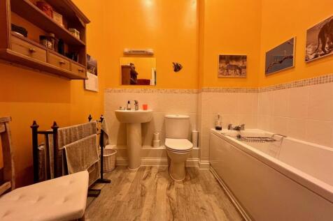 Bathroom.jpg