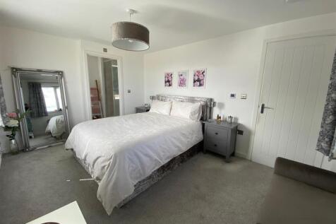 Bedroom One.jpg