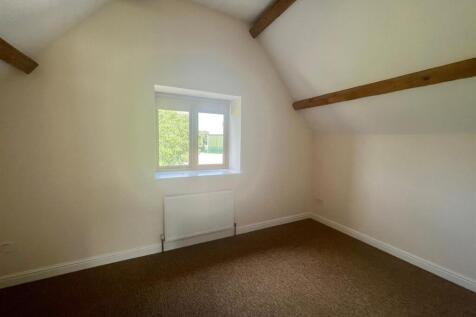 hop yard bedroom 2.jpg