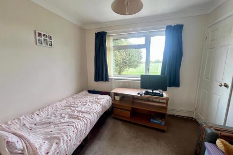 Bedroom Bed four.jpg