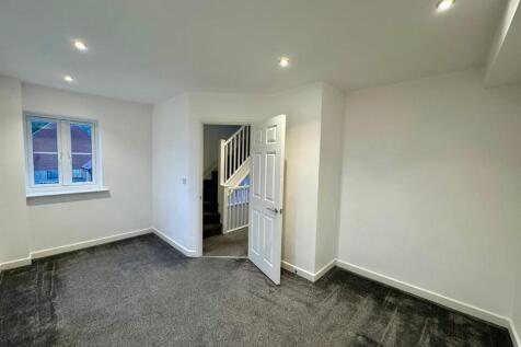 6a bedroom three.jpg