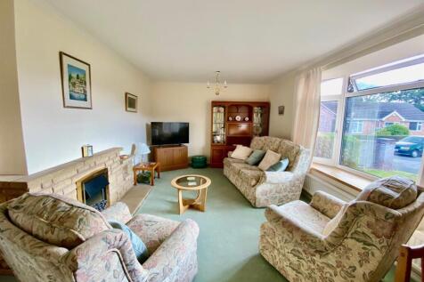 Living Room.jpg