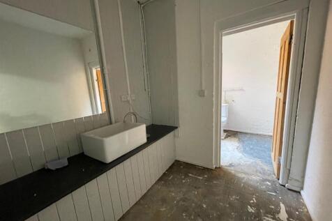 1cDarnleyRd_1stFloorUnits (10).JPG