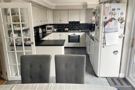 53_CrownRoad_Ilford_IG61NN (70).jpg