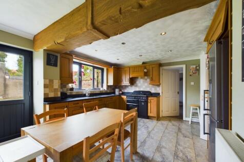 Kitchen/Breakfast Area