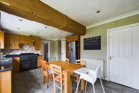 Kitchen/Breakfast Area