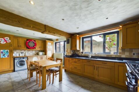Kitchen/Breakfast Area