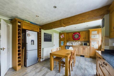 Kitchen/Breakfast Area