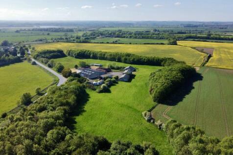 5 Bedroom Detached House - For Sale