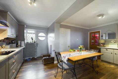 Kitchen/Breakfast Area