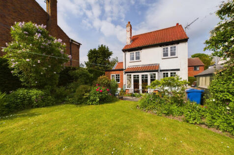 3 Bedroom Detached House - For Sale