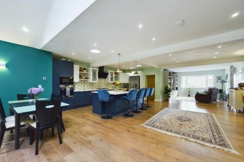 Open Plan Kitchen/Dining/Day Room