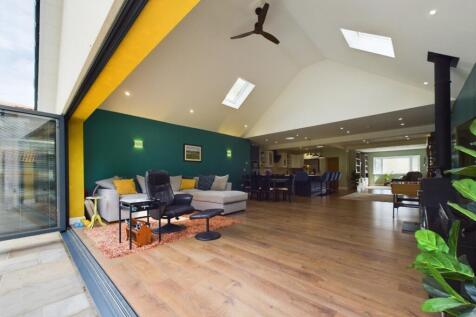 4 Bedroom Detached Bungalow - For Sale