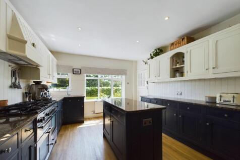 Kitchen/Dining Area