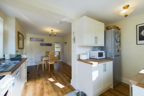 Kitchen/Dining Area