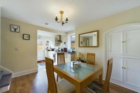 Kitchen/Dining Area